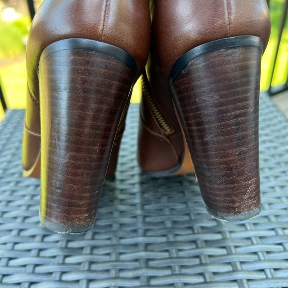 Coach women’s Tavi Brown leather round toe chunky heel booty shoes size 9.5 - Picture 9 of 16